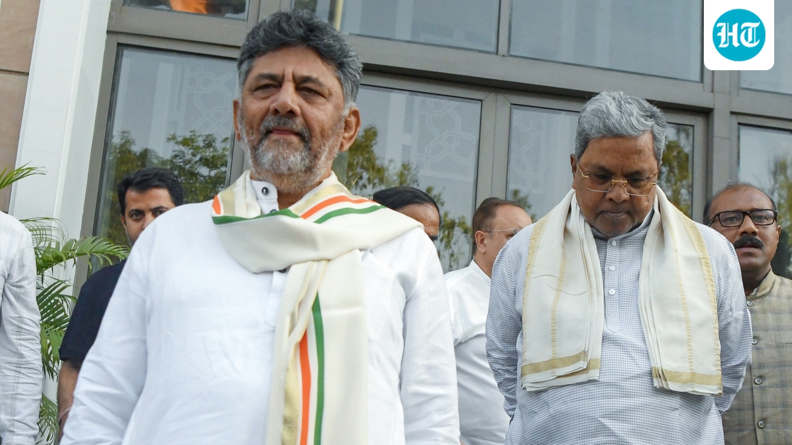 Karnataka CM news LIVE: Siddaramaiah-Shivakumar breakfast meet shortly amid CM resignation buzz