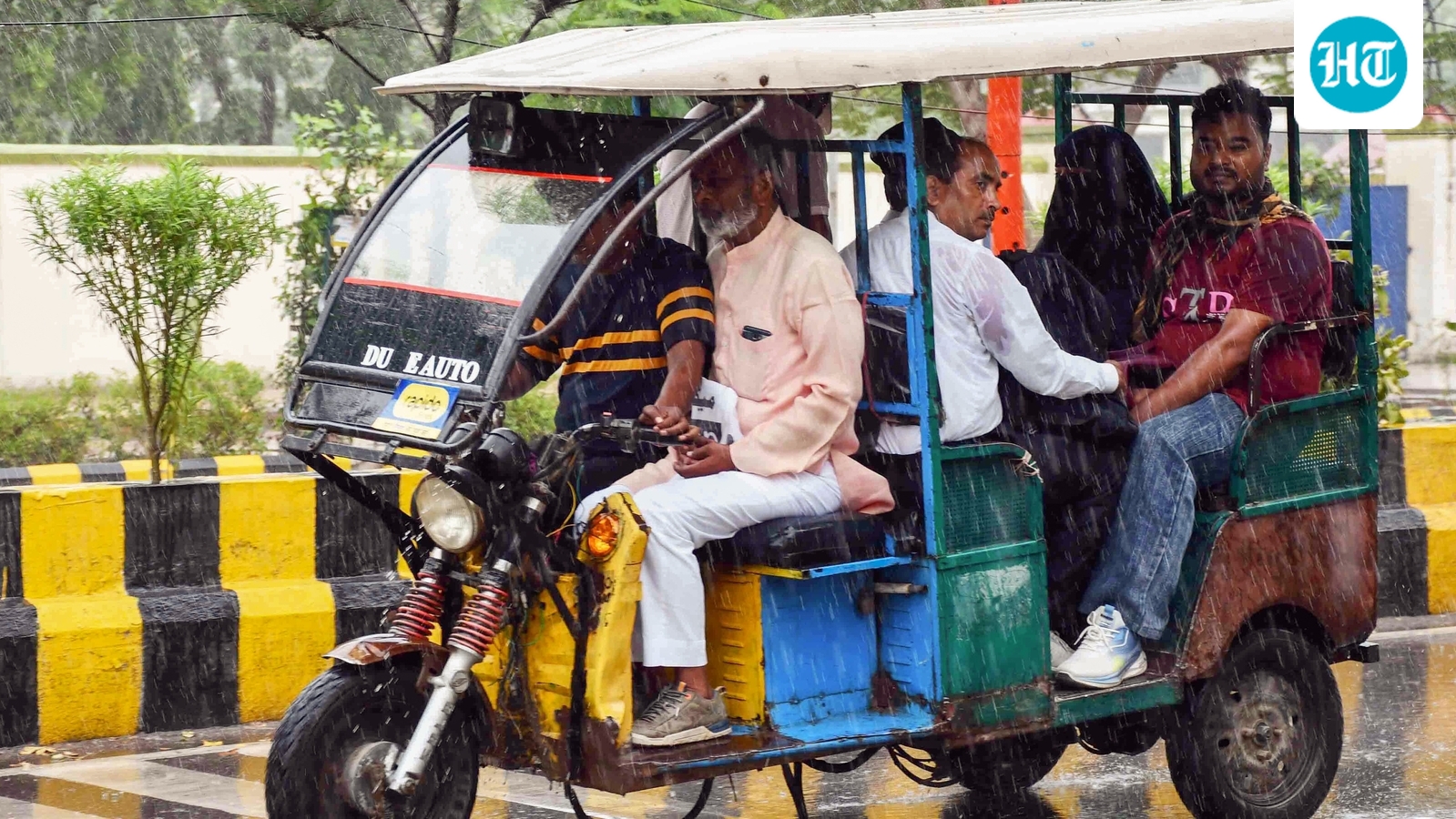 Viral chaos as battery management apps turn smartphones into ‘kill switch’ for e-rickshaws