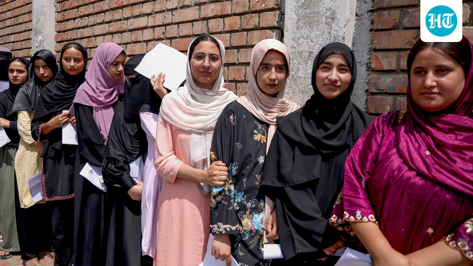Burqa-clad NEET aspirant allegedly denied entry for re-exam; police, NTA respond