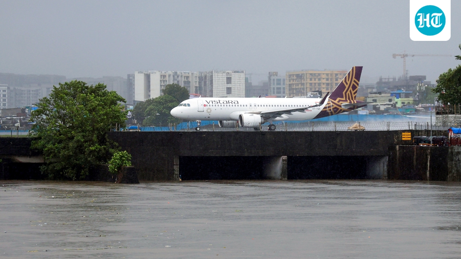 Mumbai rains LIVE: Thane bars entry to waterfalls, dams and forts amid heavy rain; Schools, colleges shut in Mumbai