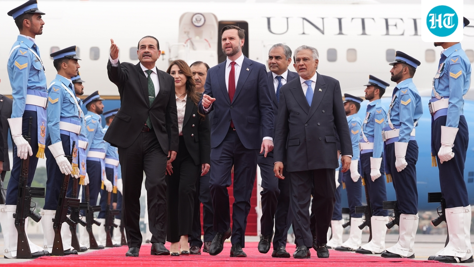 Rousing welcome for JD Vance by Asim Munir in Pakistan hours after Iranian delegation received | Watch