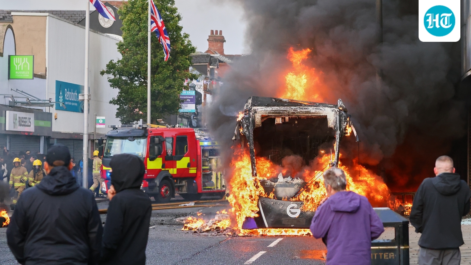 Buildings, cars on fire; migrants ‘evicted’: Massive unrest in Belfast after brutal knife attack | Visuals