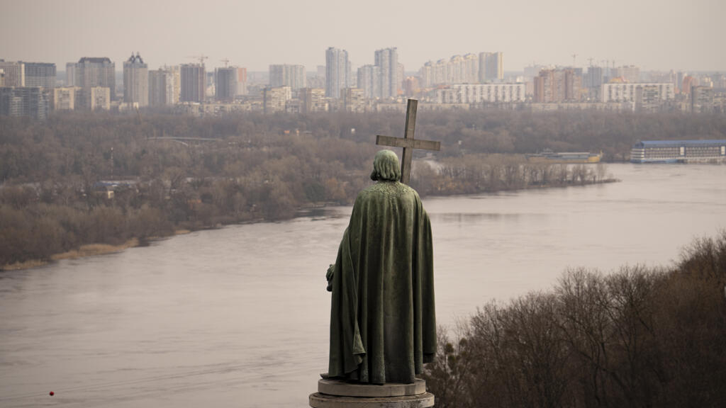 Rare daytime Russian attack rocks Kyiv with explosions