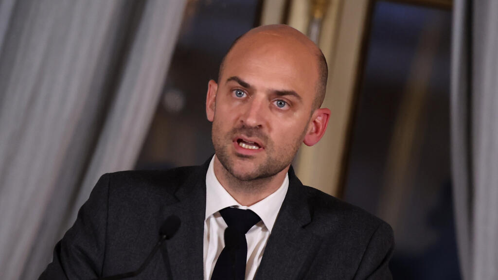 France condemns US military buildup in Caribbean as G7 talks open in Canada
