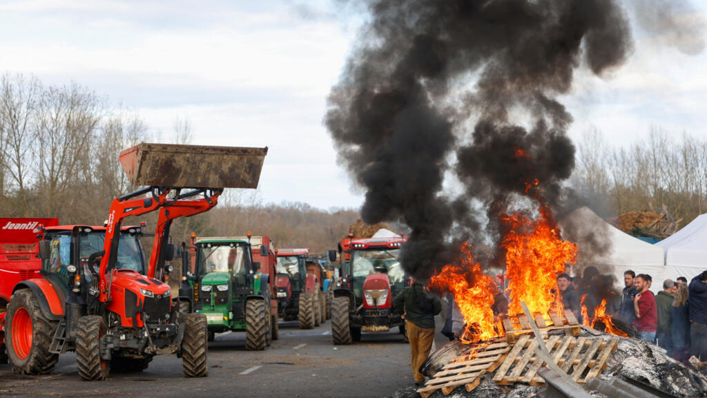 French government warns farmers against Christmas blockades over cattle cull