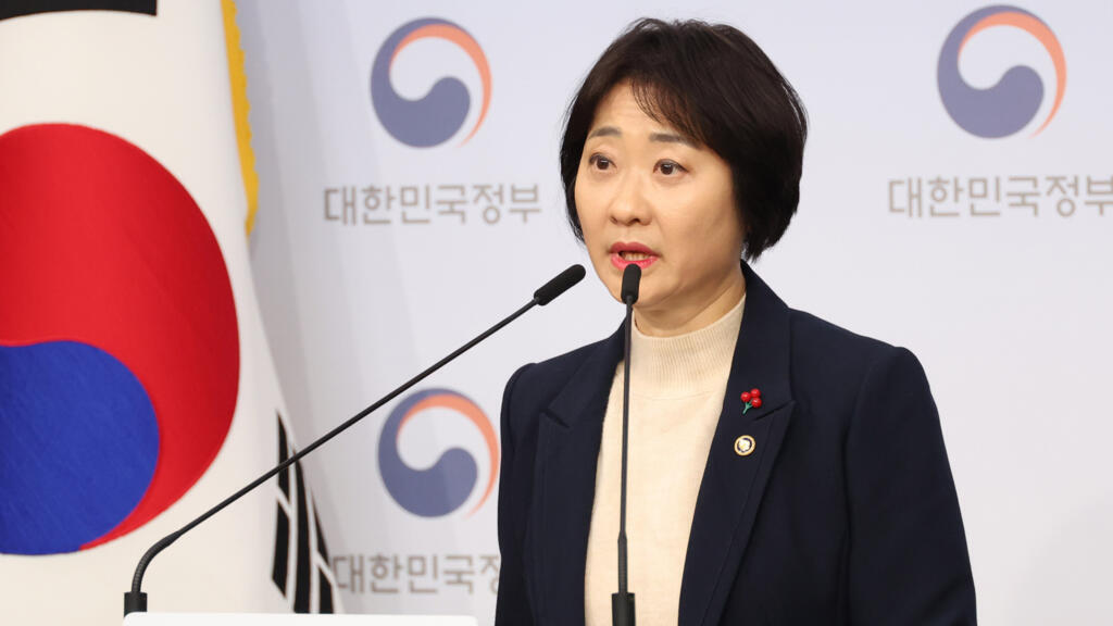 South Korea to end overseas adoptions amid UN concern over human rights abuses