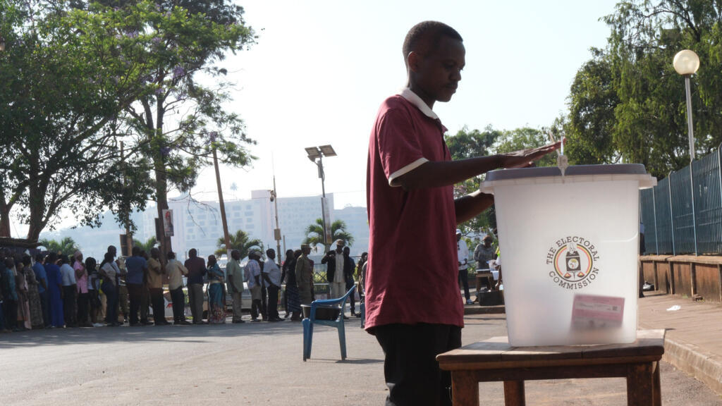 Ugandans vote amid internet blackout and police repression