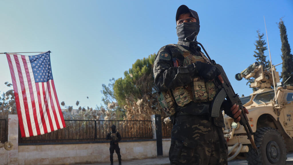 US military says senior Islamic State group leader killed in Syria air strike