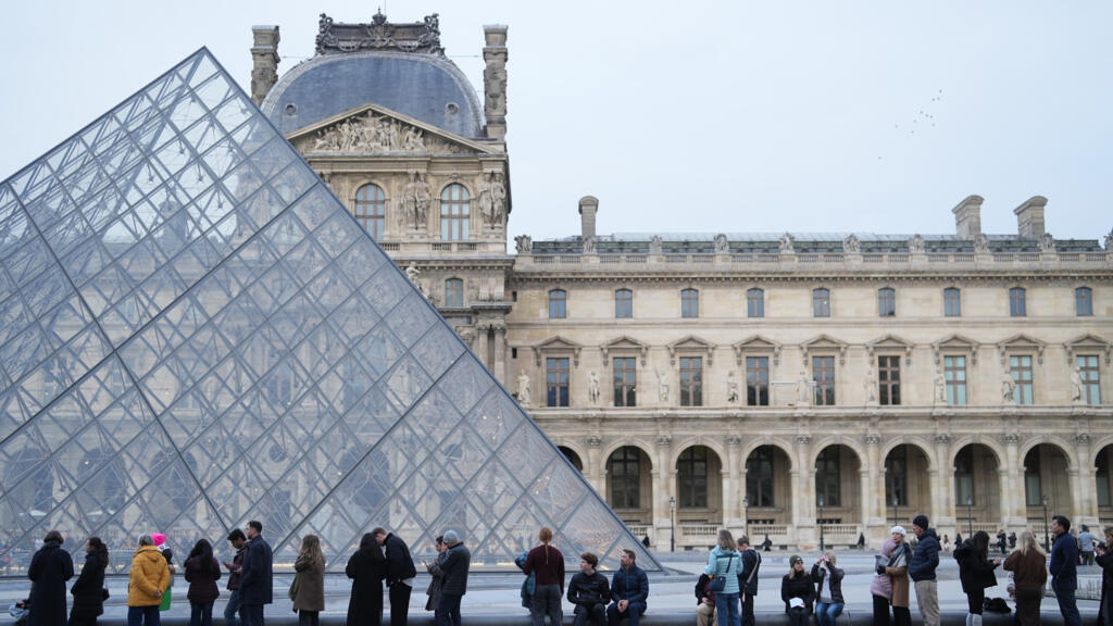 Louvre director resigns after a series of high-profile setbacks for the museum