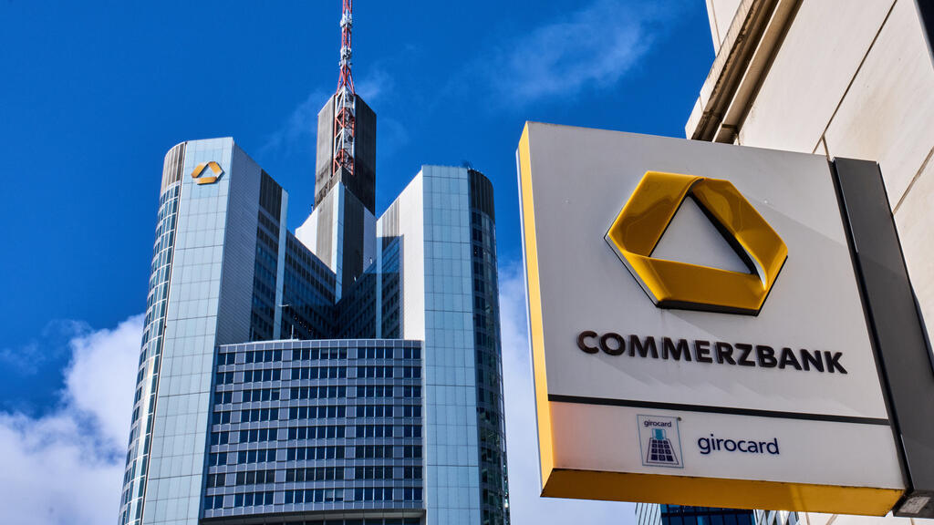 UniCredit closes in on Commerzbank takeover