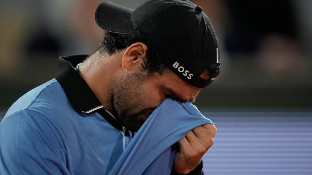 French Open: Arnaldi advances to the semi-finals after Berrettini retires