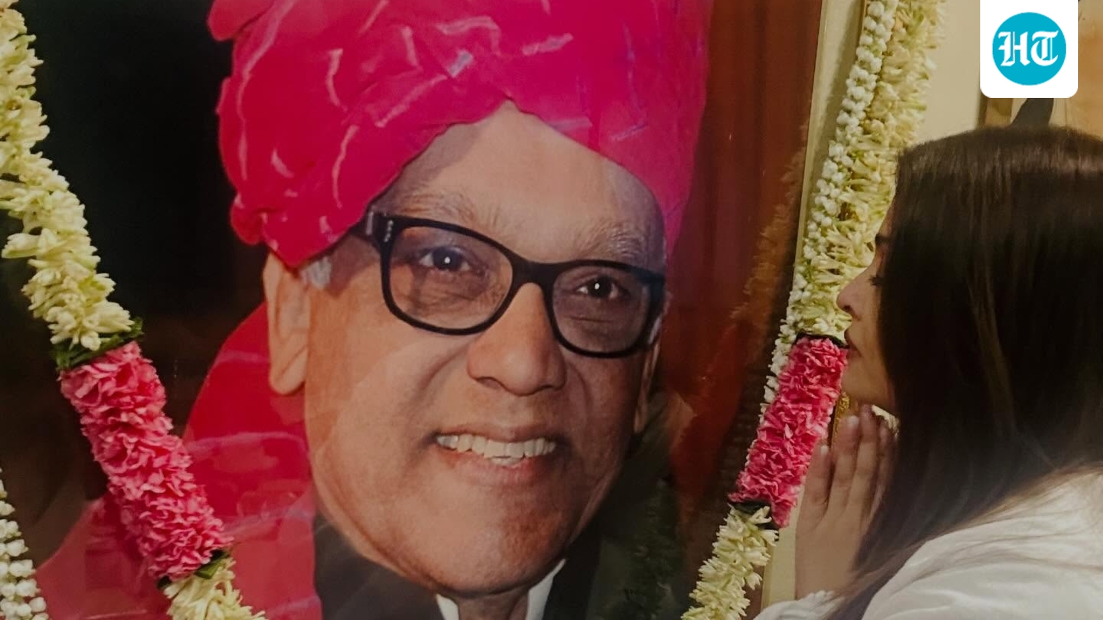 Aishwarya Rai folds her hands as she pays tribute to 'dearest darling' dad Krishnaraj Rai on his death anniversary