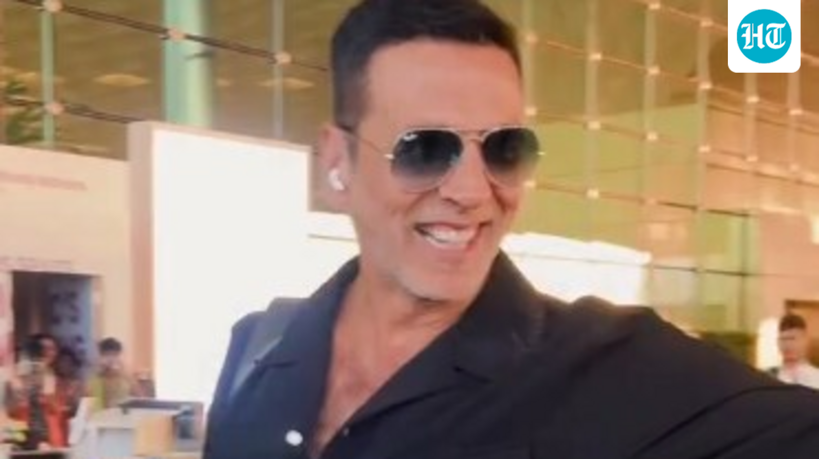 'Mama lagta hai tu mera?': Akshay Kumar's epic reply to paparazzi asking him 'kahan jaa rahe ho' has internet in splits