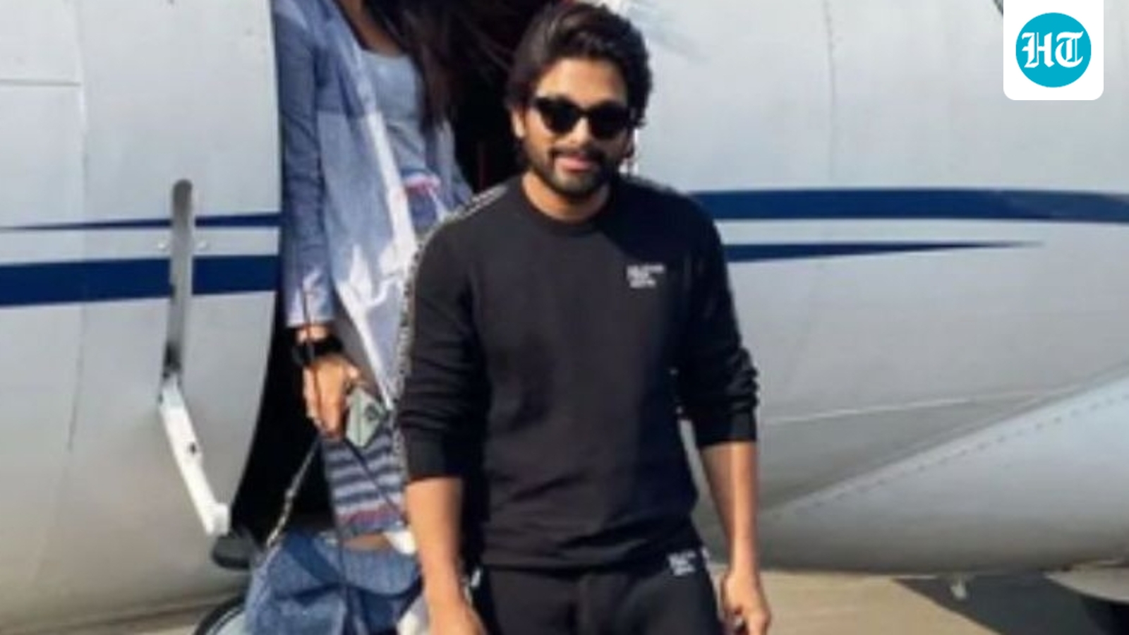 Air hostess from Qatar shares ‘fangirl moment’ with Allu Arjun after meeting him on flight: ‘I couldn't believe my eyes’