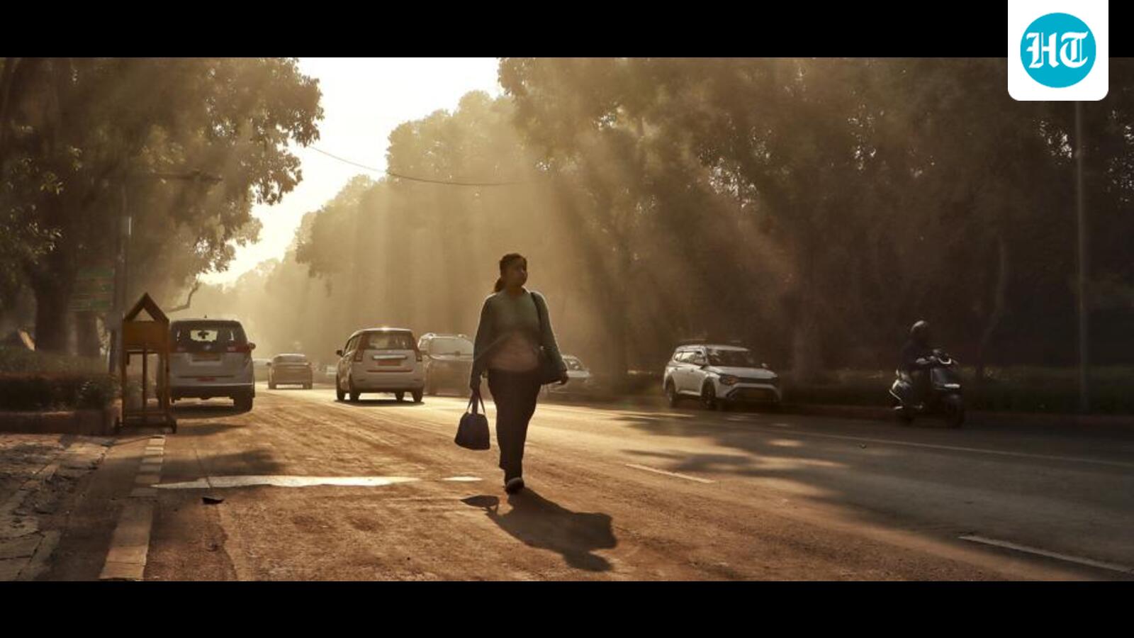 Delhi’s air quality remains ‘very poor’; min temperature above normal at 7.7°C