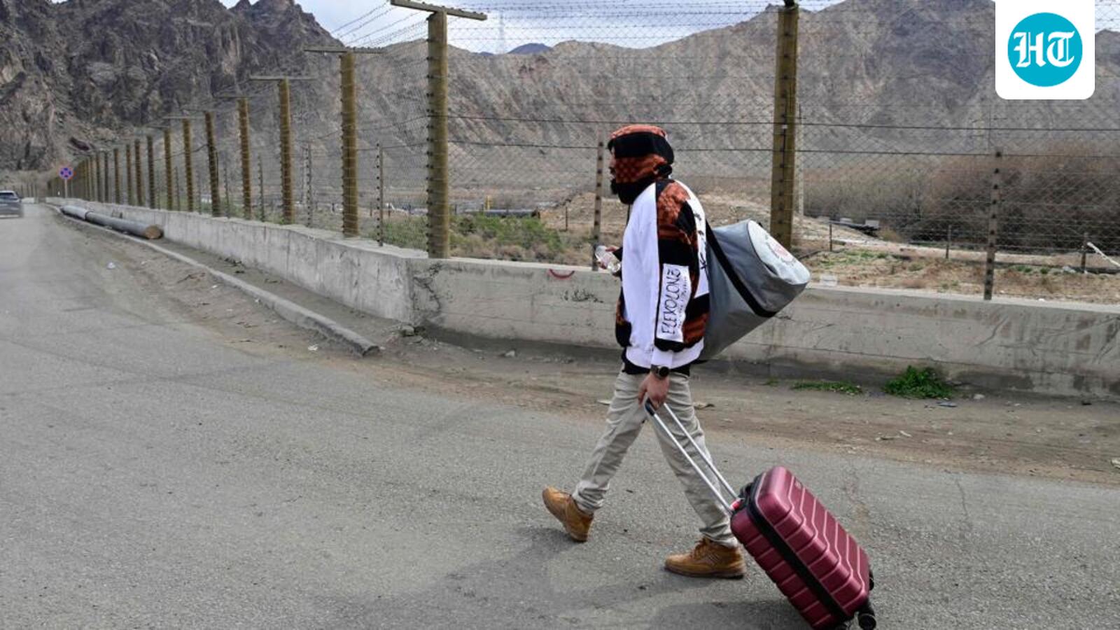 1,043 Indians cross from Iran into Armenia and Azerbaijan