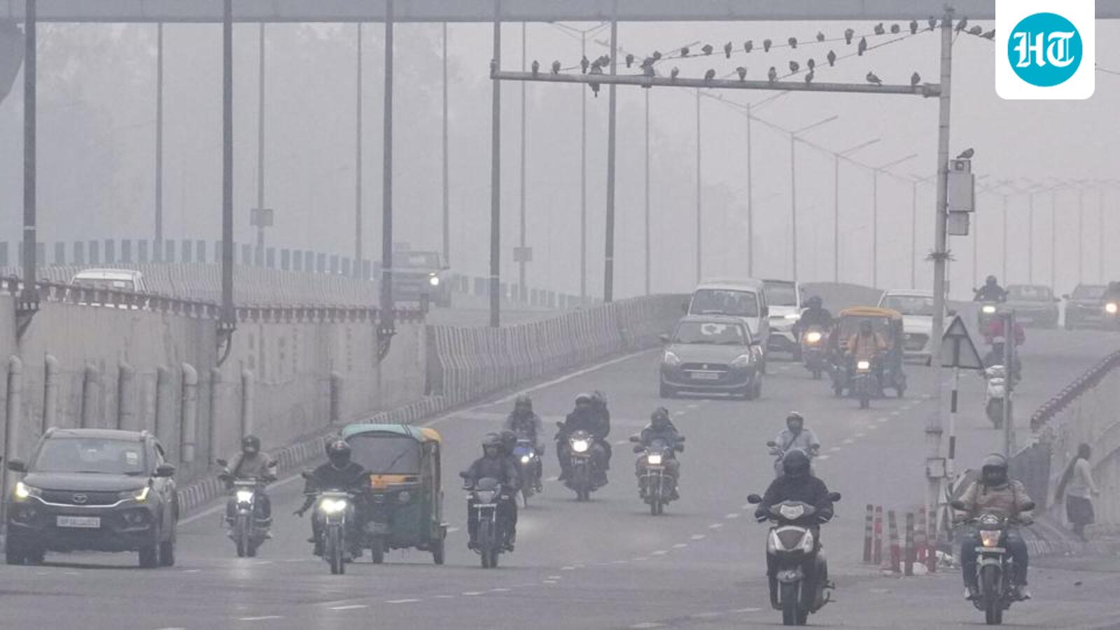Moderate fog envelopes Delhi; min temp above normal, air quality remains poor