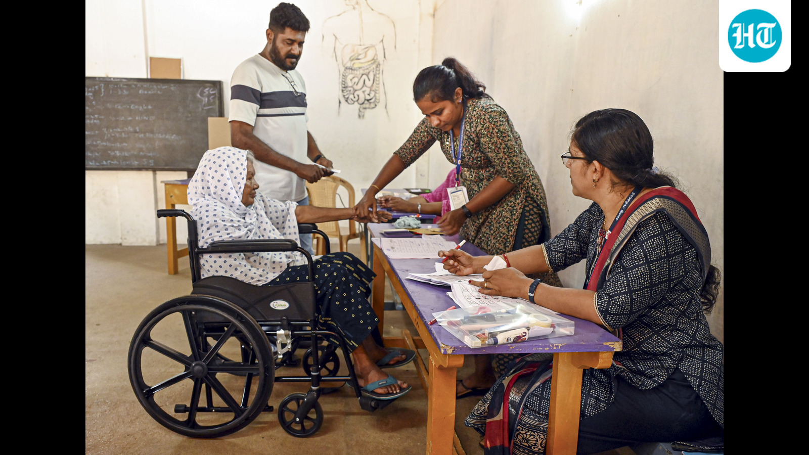 Over 70% turnout in first phase of rural, urban body polls in Kerala