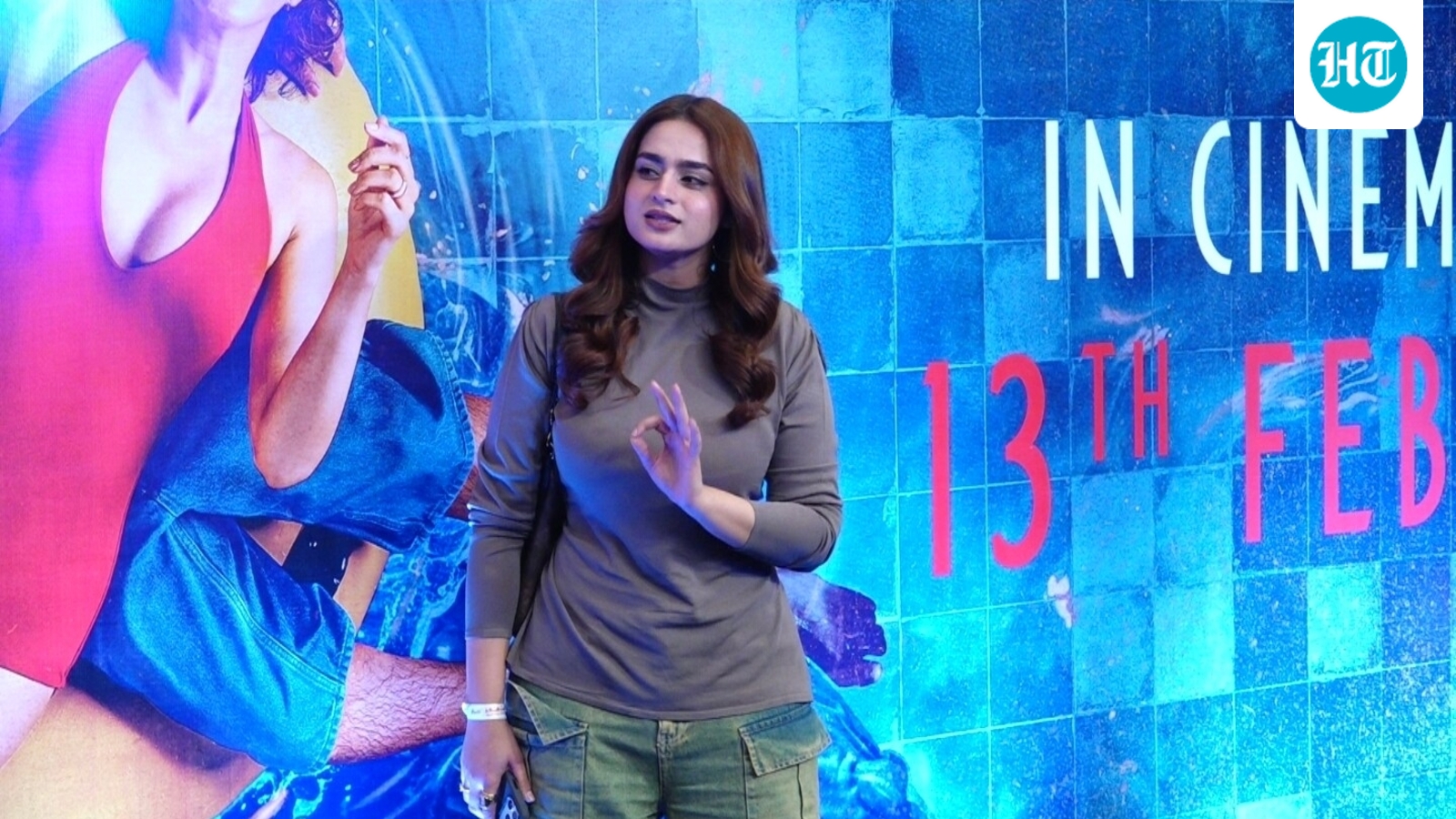 Ayesha Khan warns paparazzi at Tu Yaa Main premiere not to click her from behind: ‘Izzat khud hi gawayenge’