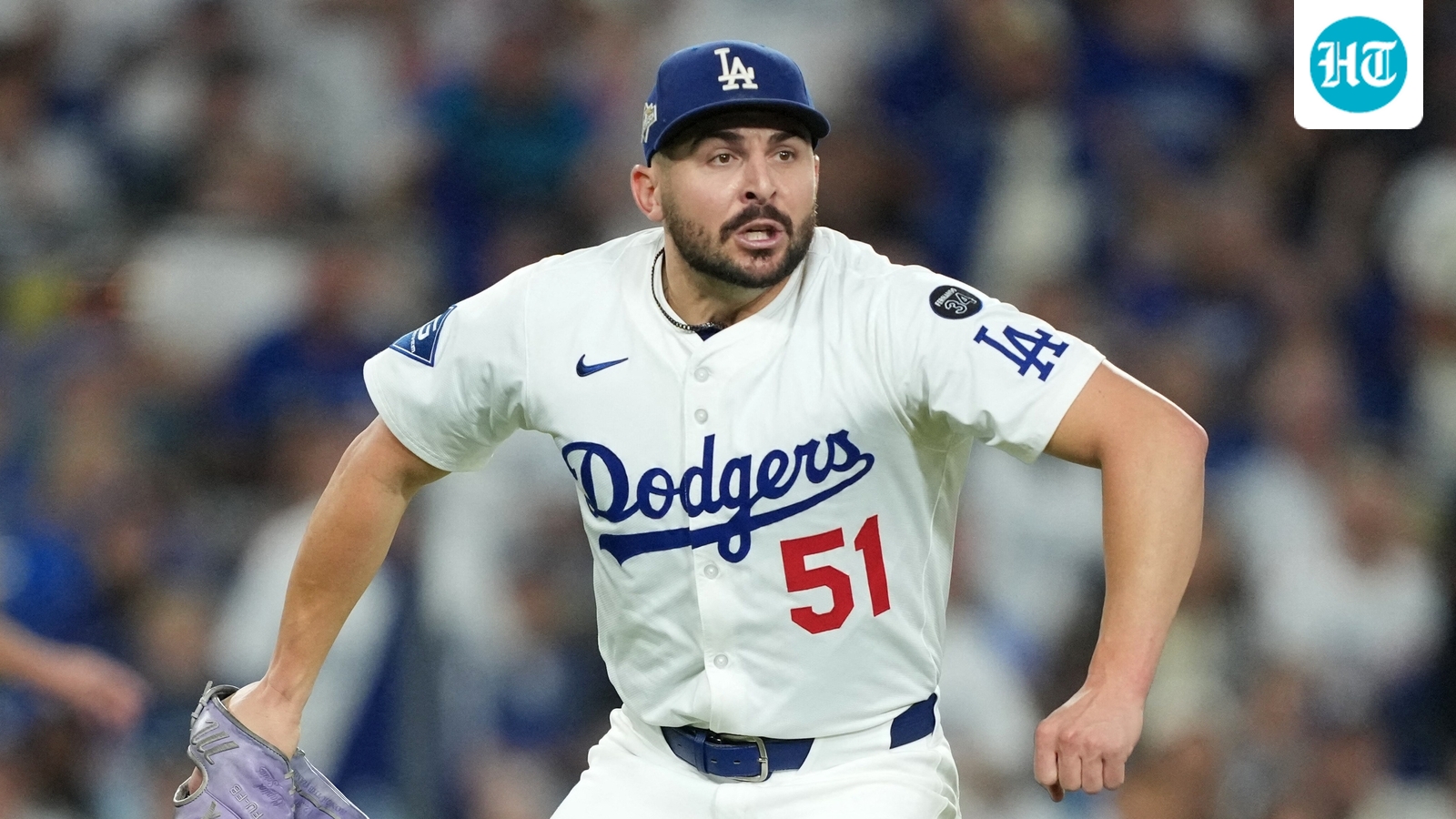 Dodgers fans' sweet gesture for Alex Vesia, wife Kayla after World Series win against Blue Jays
