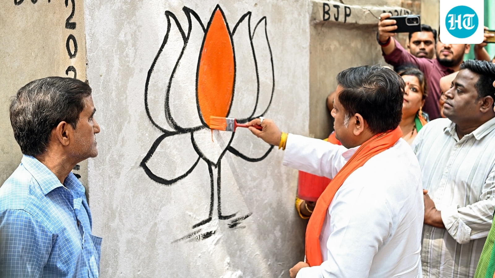 BJP launches 'Paribartan Yatra' in Bengal, challenges TMC ahead of assembly polls