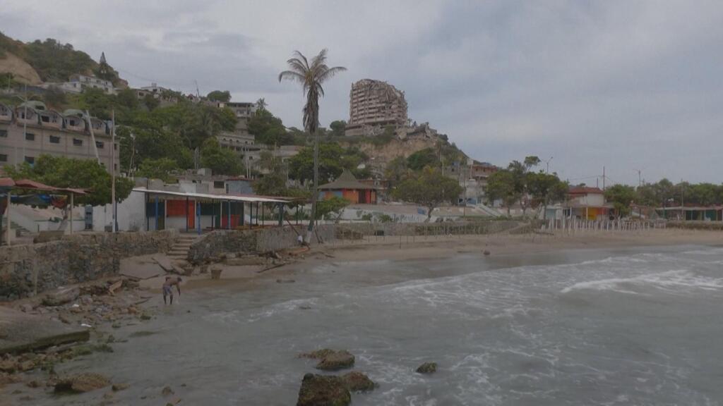 Earthquake damage threatens Venezuela's beach tourism centers