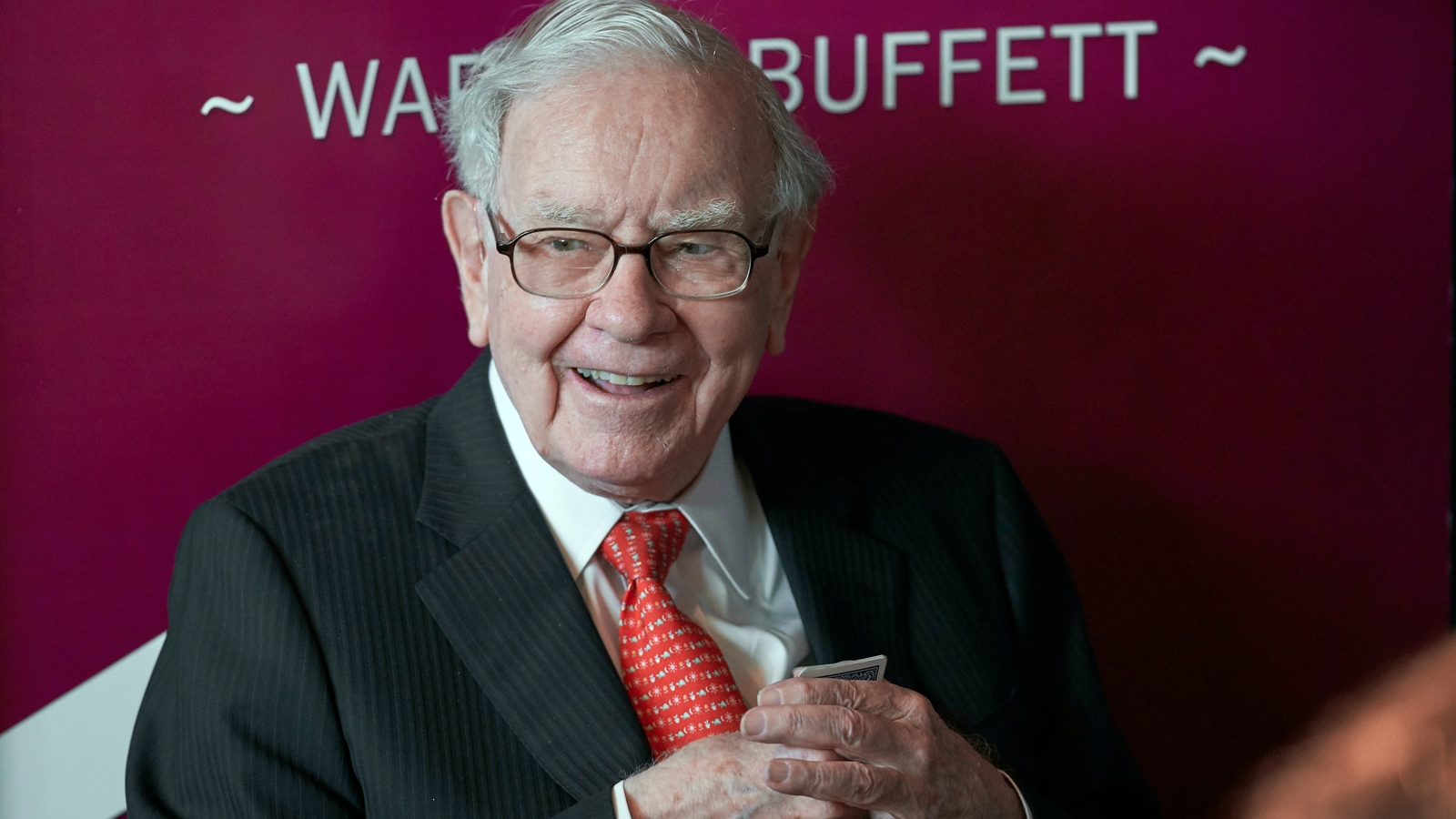 Warren Buffett's 11-word stock market warning amid investor optimism and fear