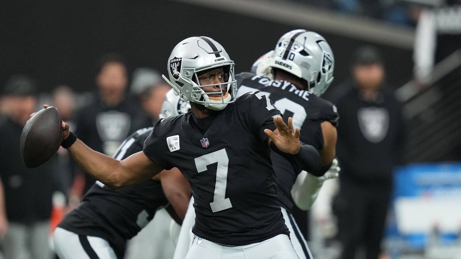 Geno Smith finger injury:  What happened to Raiders QB? Kenny Pickett steps in vs Denver Broncos
