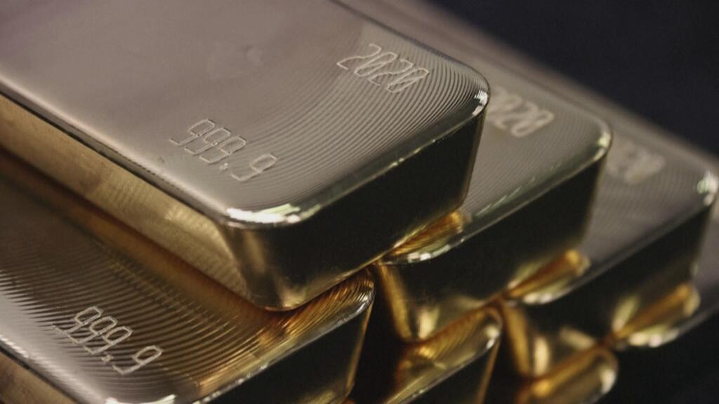 Gold, silver continue to fall as record rally runs out of road