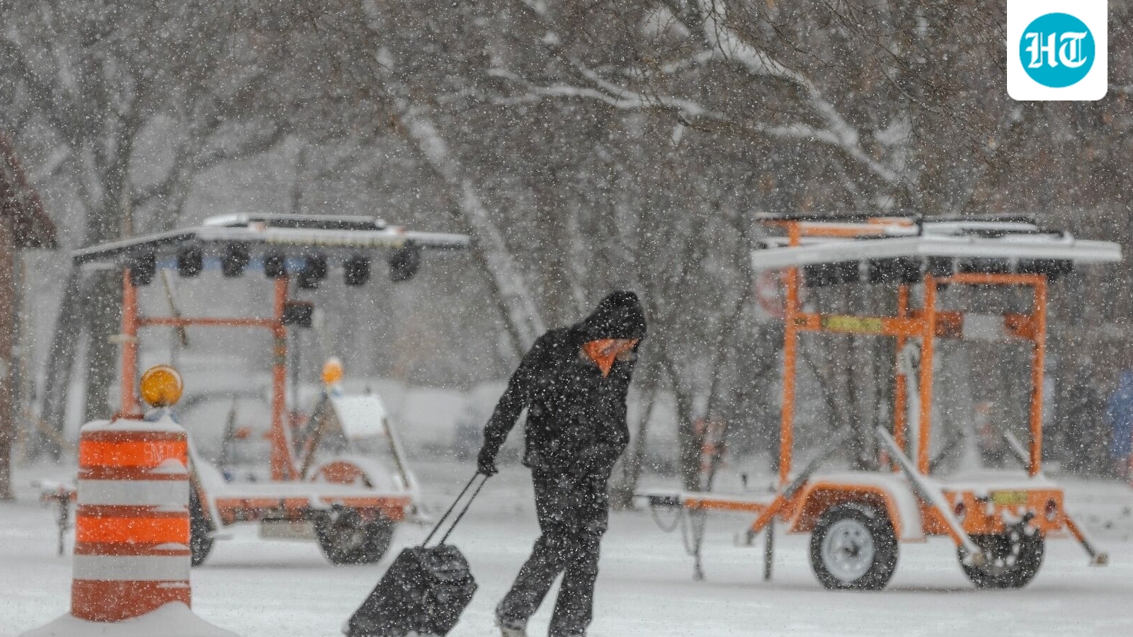 Massive US winter storm leads to 4,000+ flight cancellations; leaves 840,000 people without power | Top points