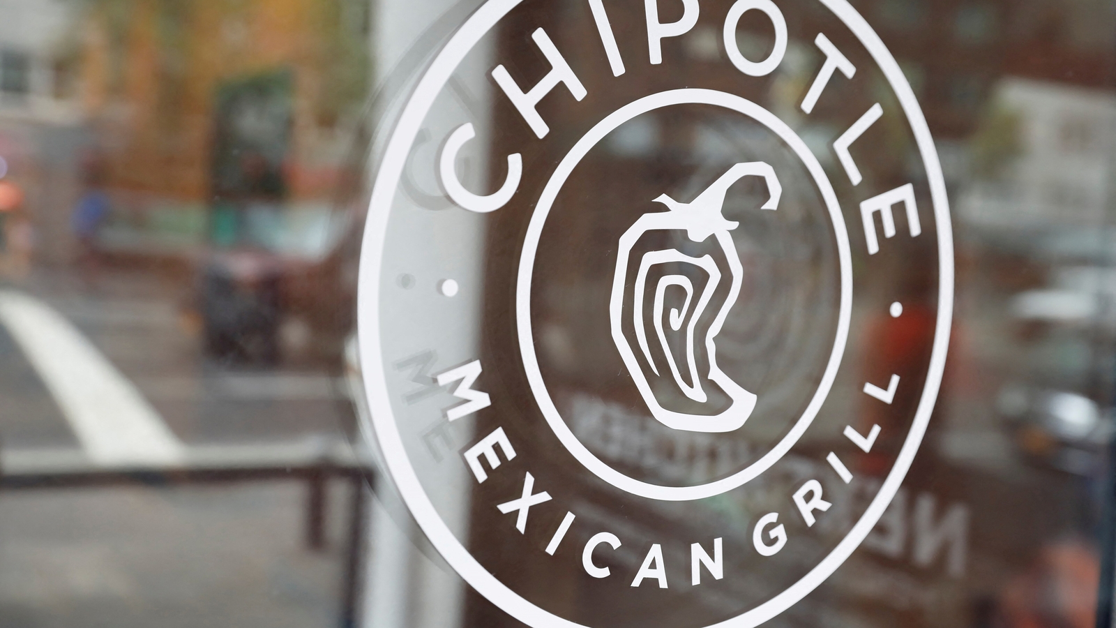 Is Chipotle app down? Users complain app not working; 'Father's Day ruined'