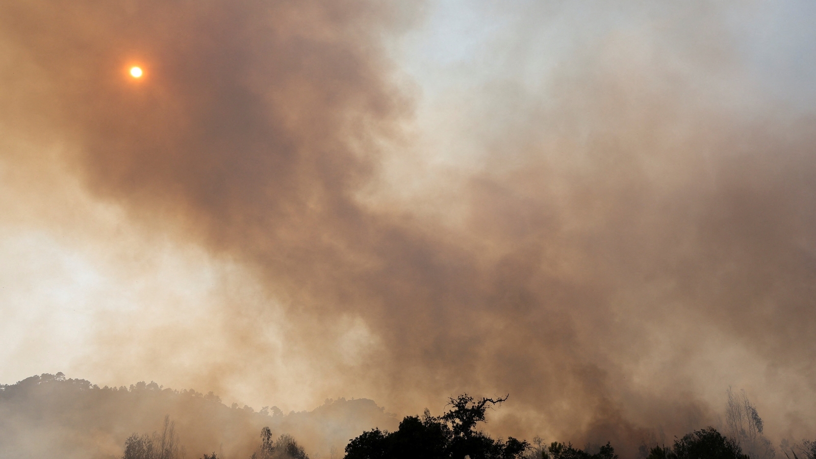 Belmore State Forest fire: Map and evacuation updates as blaze rages in Keystone Heights, Clay County