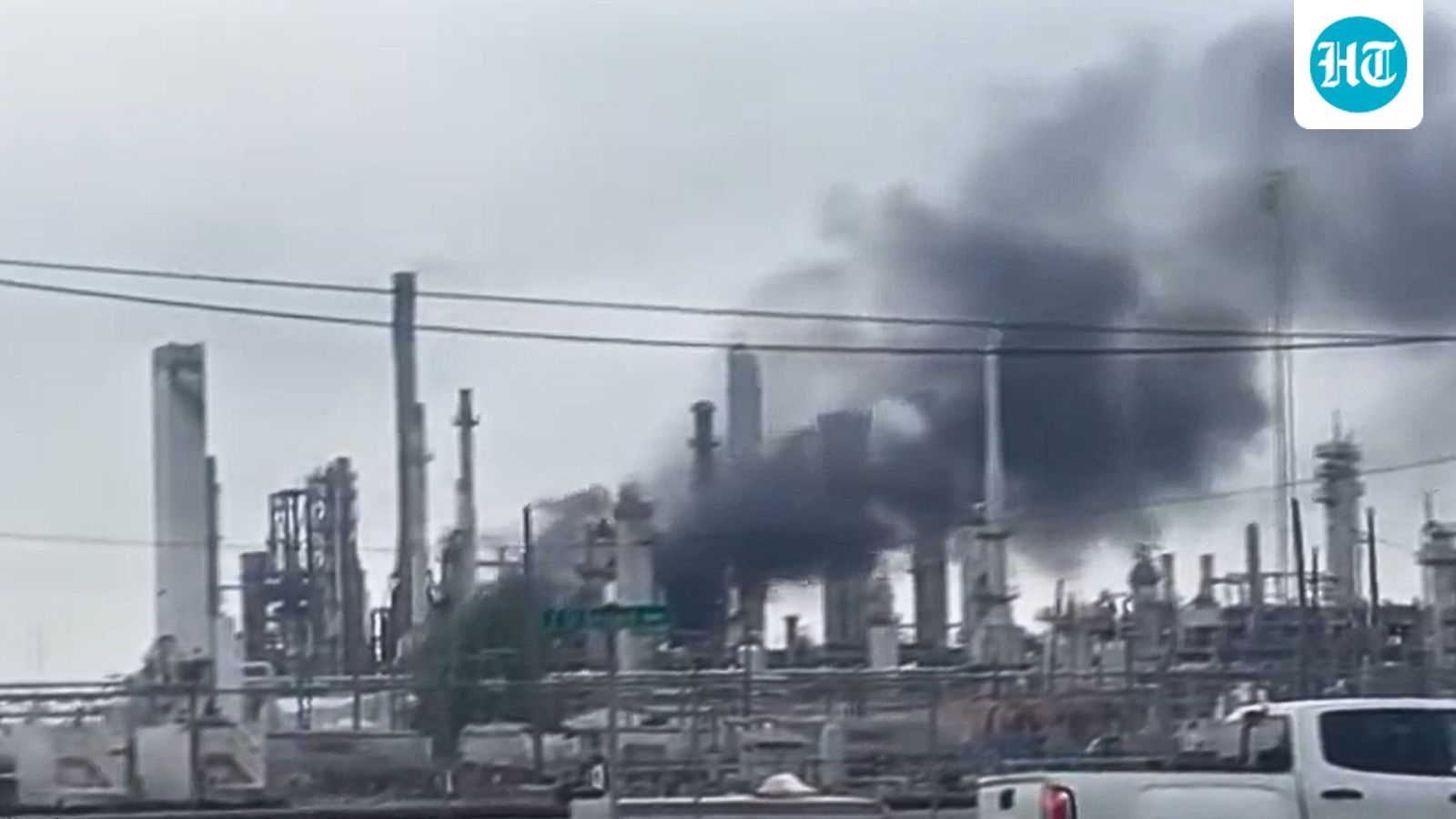 Chalmette refinery fire and explosion: Schools locked down, roads closed after massive blast shakes area | Videos