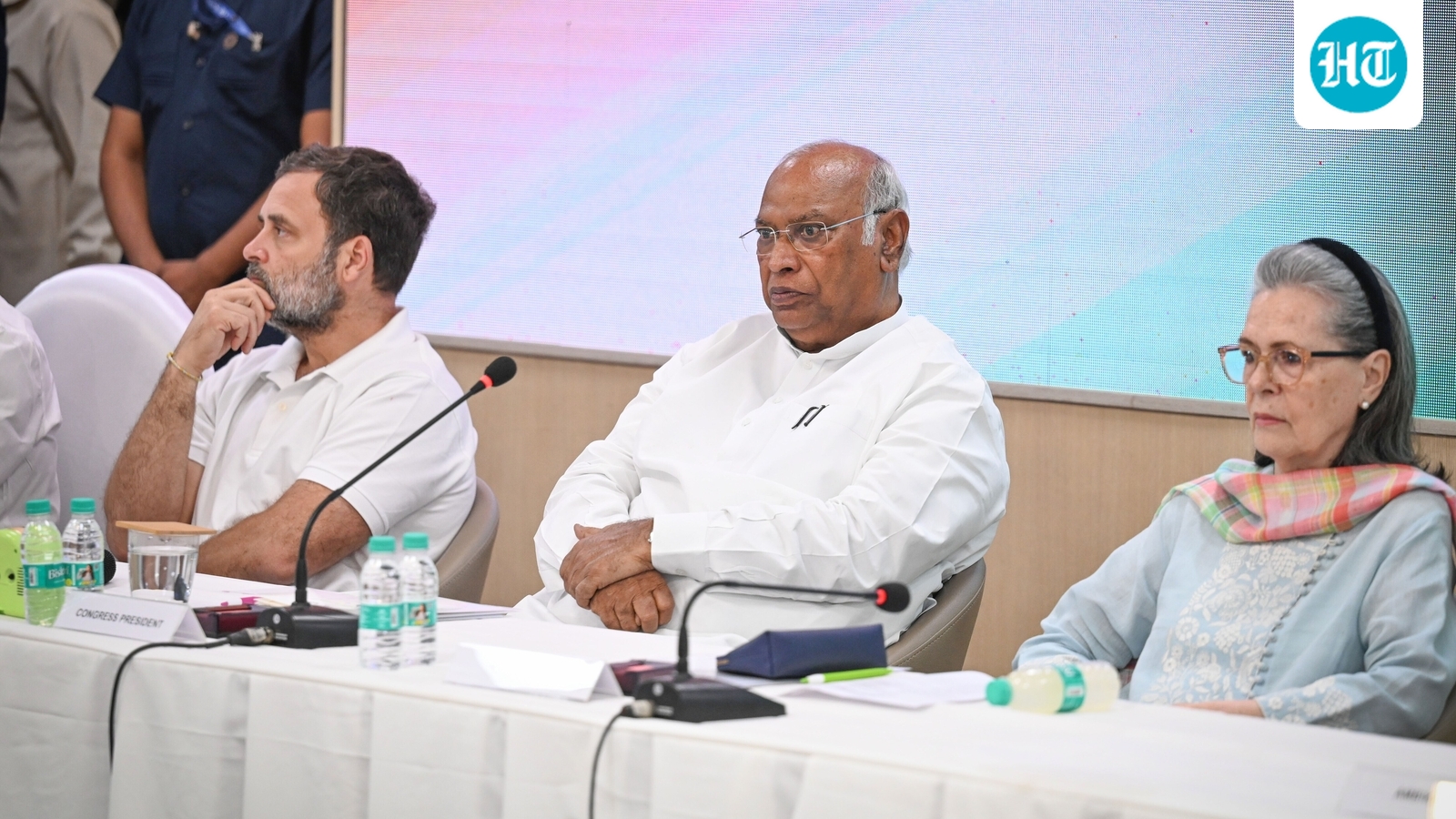 'Sonia, Rahul and I will fix it': Mallikarjun Kharge on Karnataka power tussle