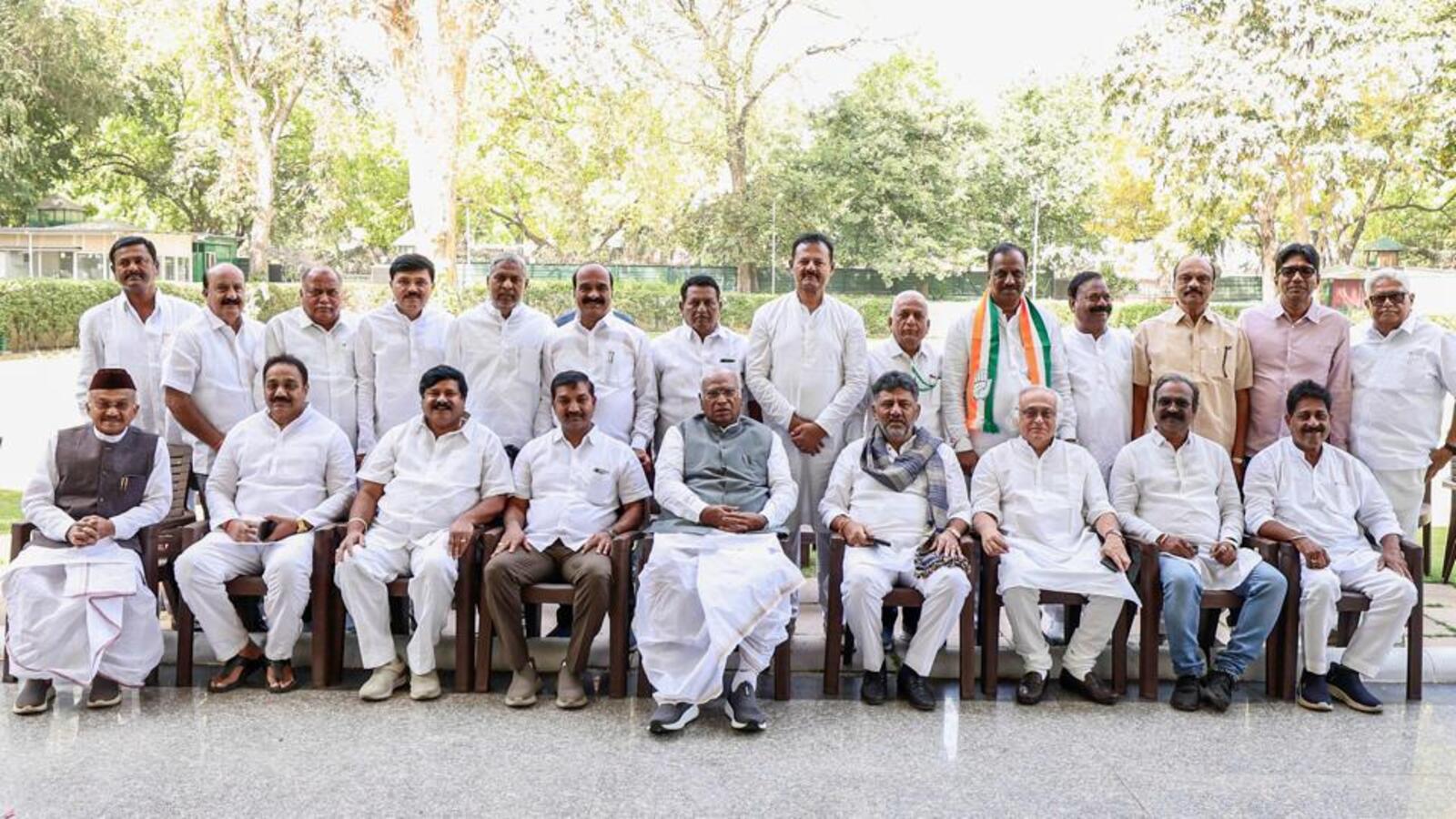 Congress wary of sudden change to Karnataka leadership structure
