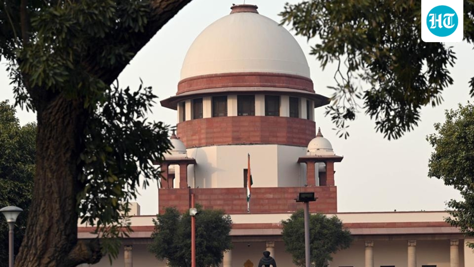 Supreme Court orders poll panel to publish 'discrepancy' lists on pleas against Tamil Nadu SIR