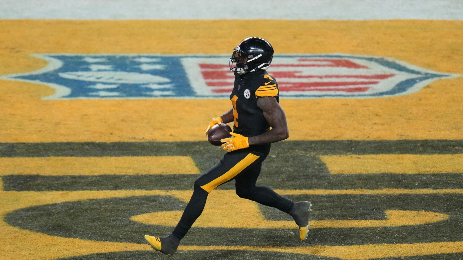 'DeKaylin, tell the truth': Lions fan confronts DK Metcalf over punch, denies using racial slurs