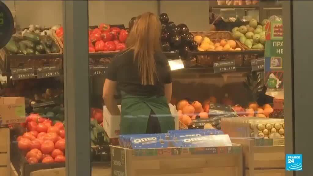 Russia’s wartime economy loses steam as oil revenues fall and the budget deficit grows