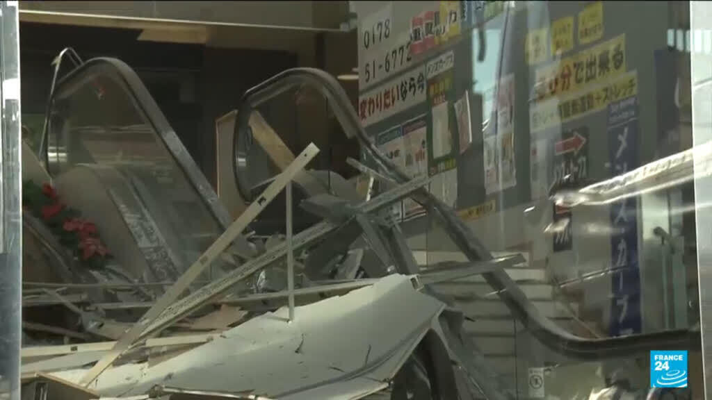 Dozens hurt in Japan 7.5-strong earthquake