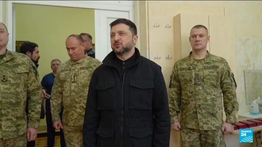 Zelensky counters Trump criticism with offer of quick elections