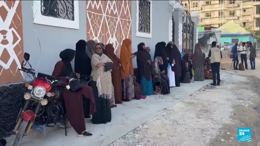 Somalians vote in first local elections in decades under tight security