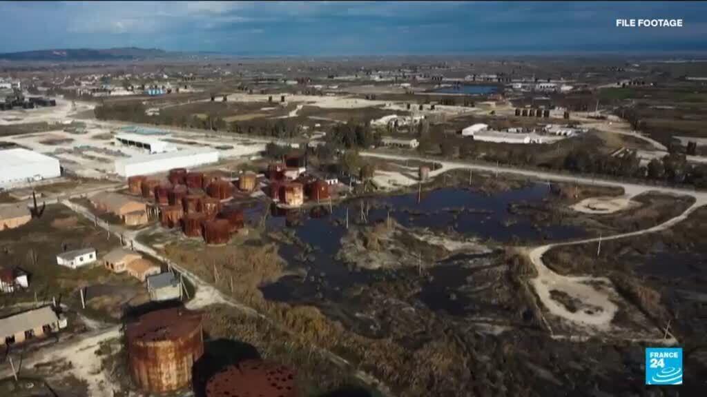 Trump presses top oil executives to invest in Venezuela's reserves