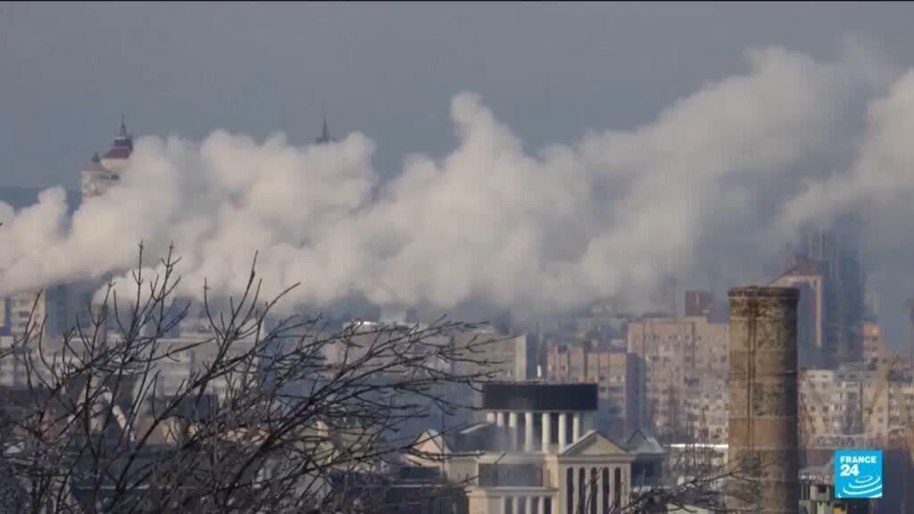 Kyiv residents endure freezing cold after Russian strikes knock out power