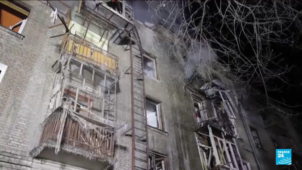 Russian attacks on Ukraine kill one