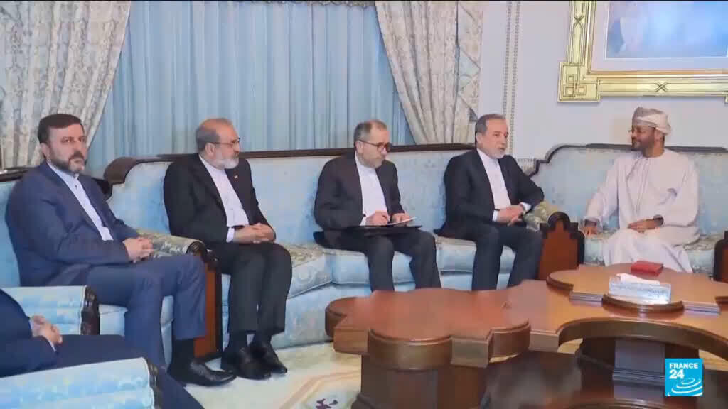 Second US carrier heads to Middle East