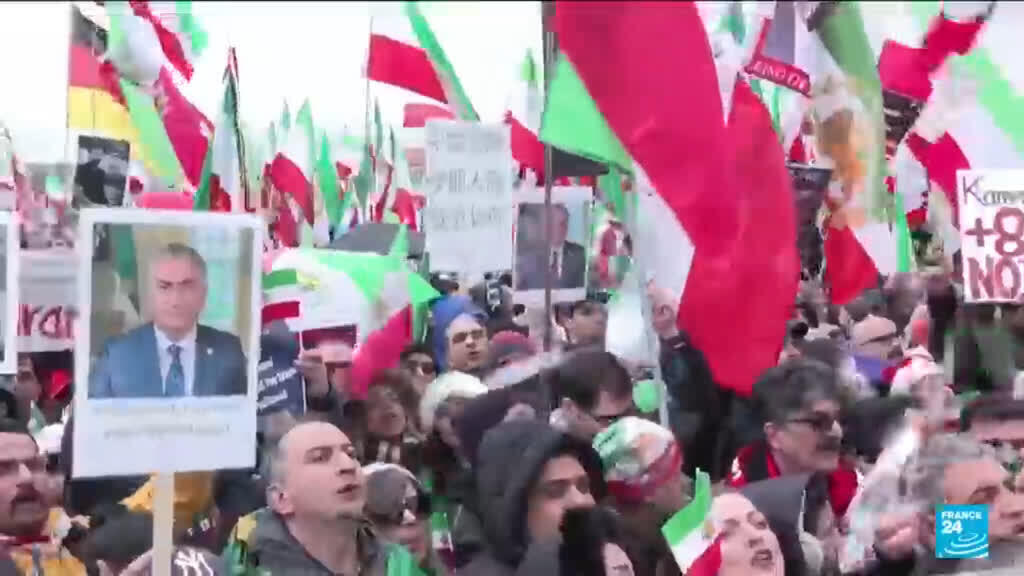Munich: 250,000 rally for change in Iran