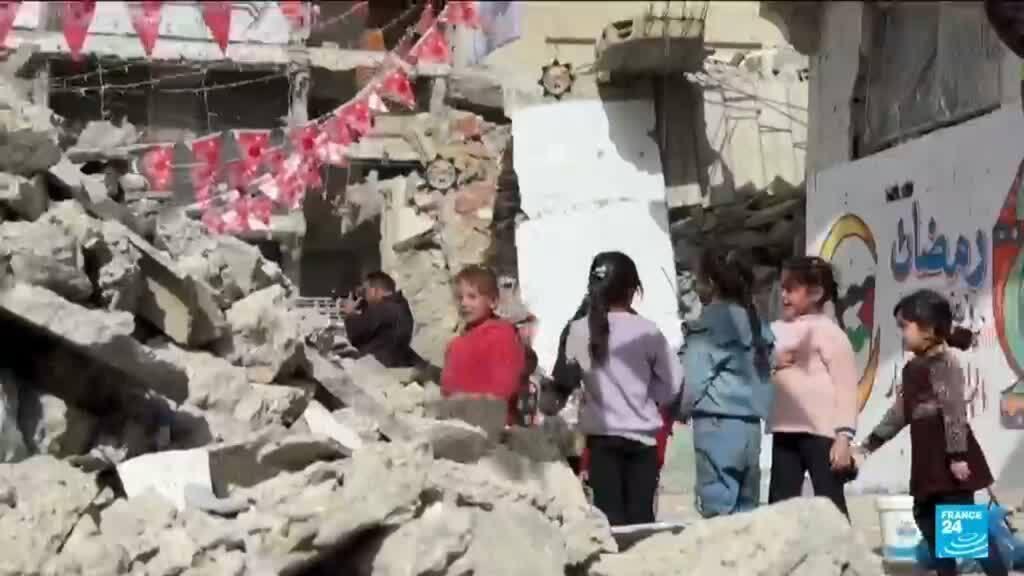 Gaza volunteers bring colour to ruins ahead of Ramadan