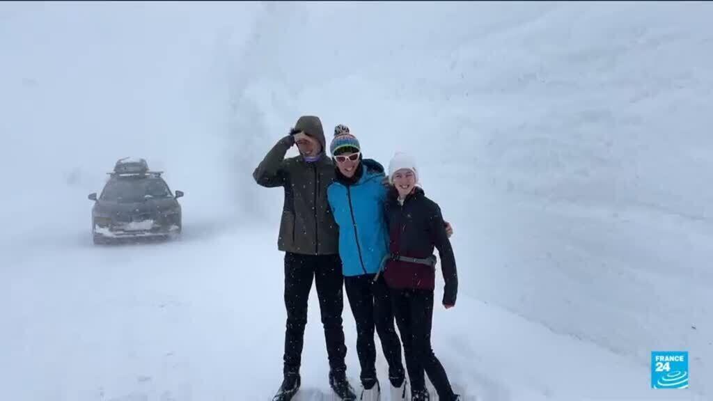 France: Skiers delighted by abundance of snow in the French Alps
