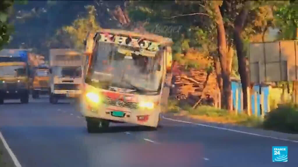 In Bangladesh, bus drivers taking enormous risks to go fast and furious
