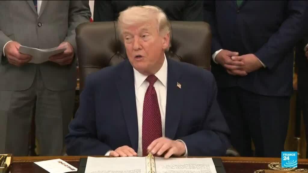 Replay : Donald Trump holds briefing amid Hormuz tension